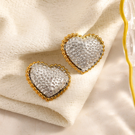 Boucles d'oreilles puces pour femmes, luxueuses, rétro, en forme de cœur, en acier inoxydable étanche, couleur or.