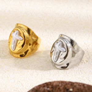 Bague Chevalière Classique Rétro En Acier Inoxydable Étanche Couleur Or Avec Croix Et Perle h5 Image5