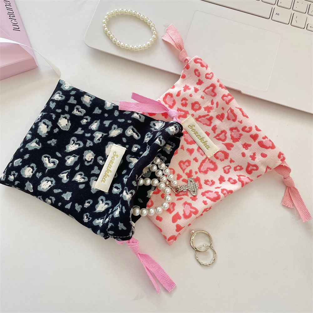Pochette À Bijoux En Tissu Imprimé Léopard Et Cœur Rétro Image4