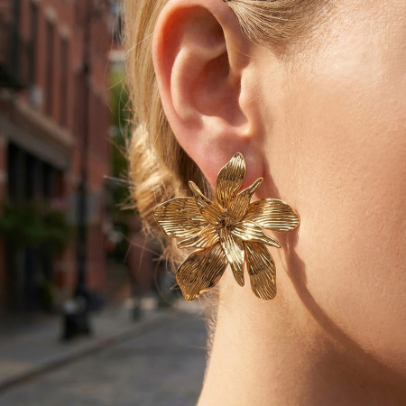 Boucles d'oreilles puces rétro à fleurs en acier inoxydable étanche couleur or pour femmes