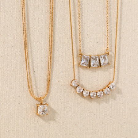 Colliers pendentifs pour femmes en acier inoxydable étanche en forme de cœur, couleur or