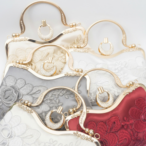 Pochettes De Soirée Pour Femmes En Tissu Fleuri h5 Image4
