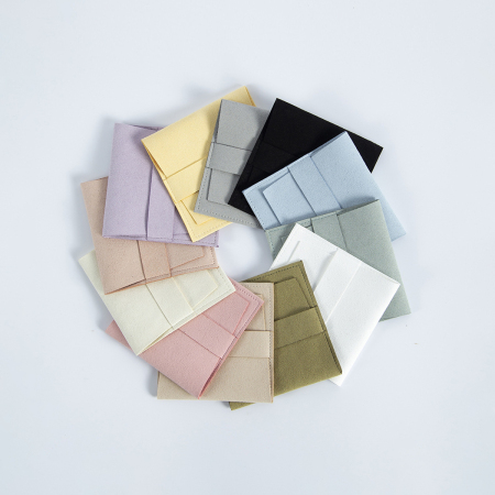 Pochette à bijoux en daim uni (1 pièce)