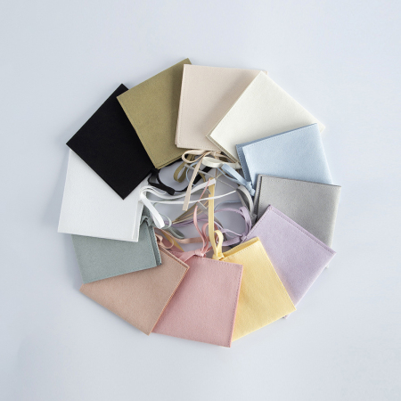 Pochette à bijoux unie à rabat et fermeture à nouer (1 pièce)