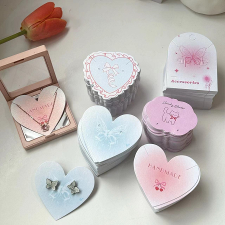 Cartes d'emballage de bijoux avec logo personnalisé disponible