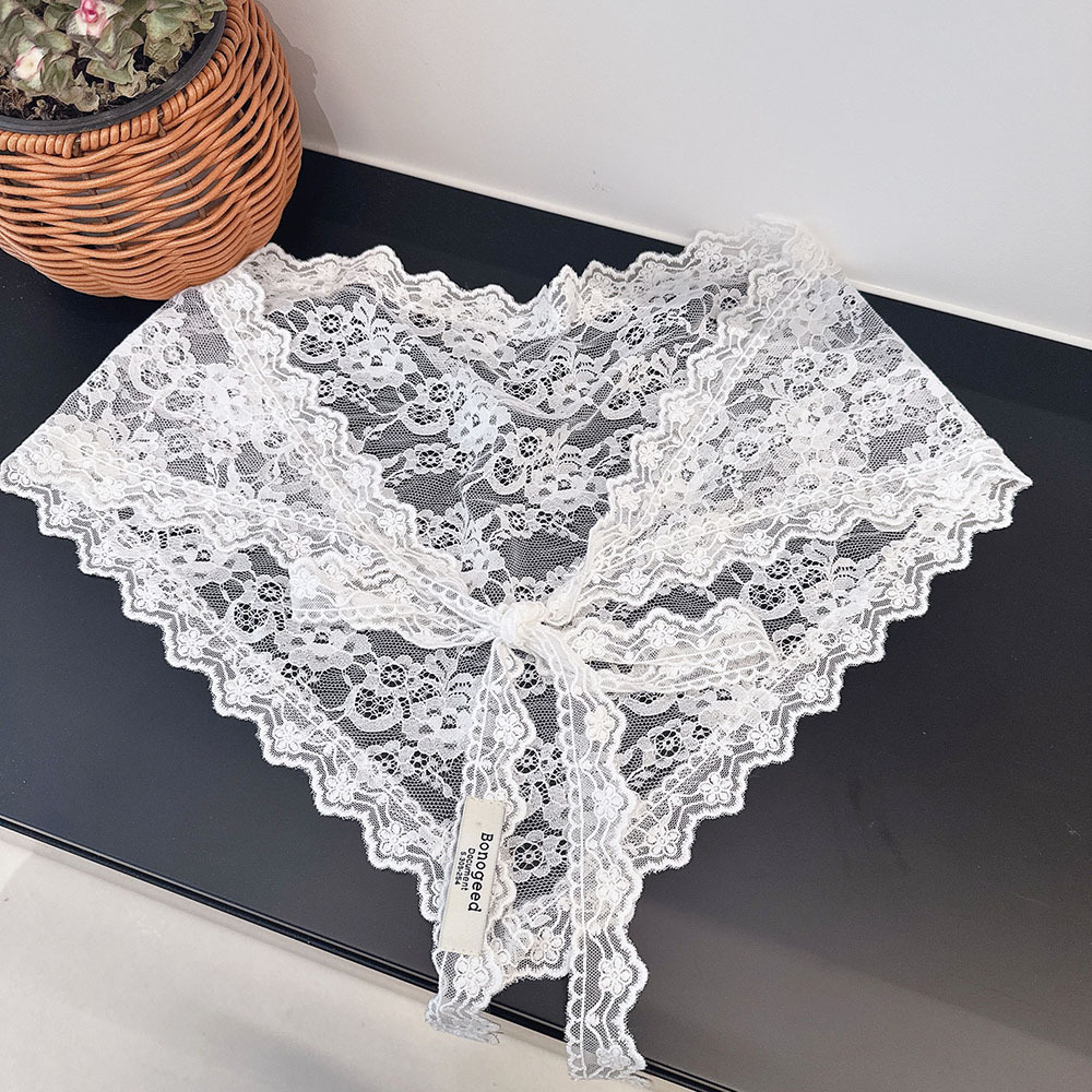 1 Bandana Romantique En Dentelle À Fleurs Image3