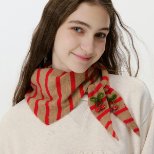 Bandana Tricoté À Rayures Colorées Avec Cerises Perlées h5