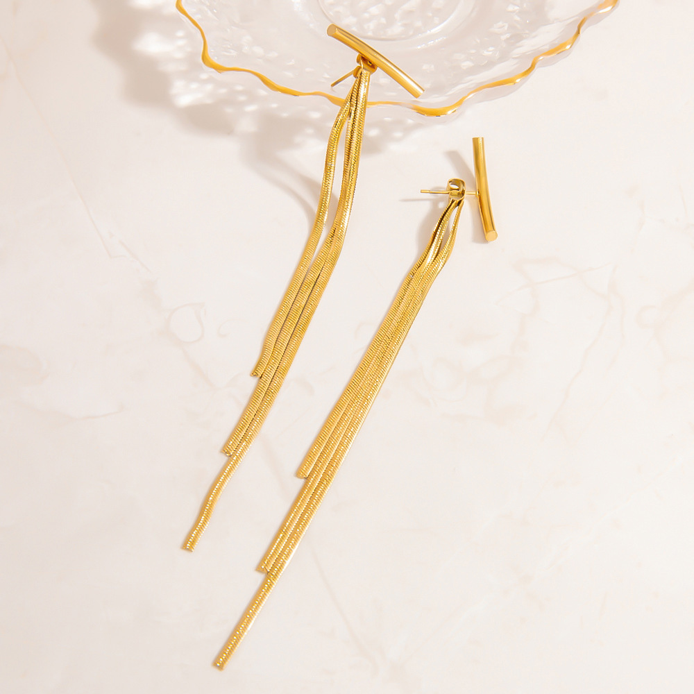 Boucles D'Oreilles Pendantes Élégantes À Pompon En Acier Inoxydable Étanche Couleur Or Image6