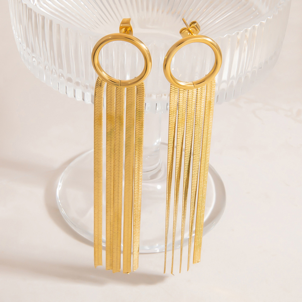 Boucles D'Oreilles Pendantes Élégantes À Pompon En Acier Inoxydable Étanche Couleur Or Image4