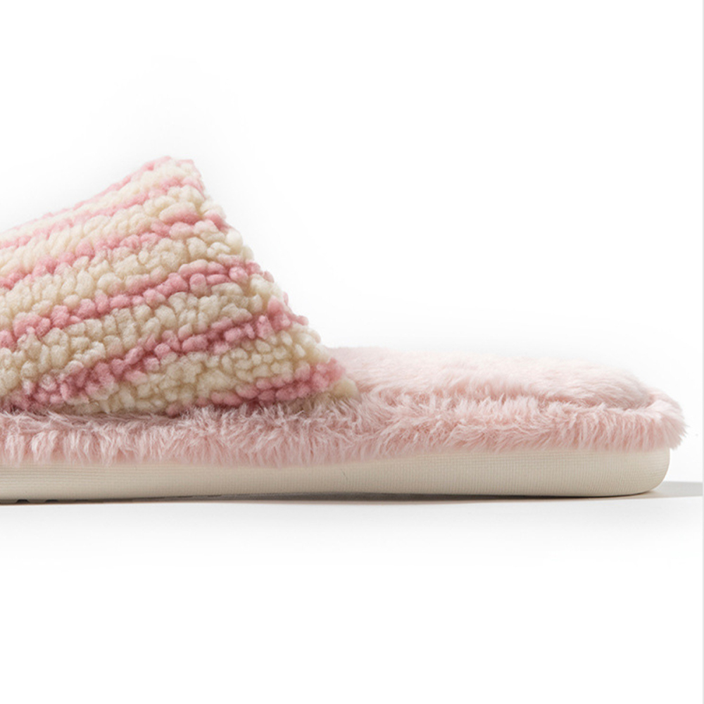 1 Paire De Chaussons En Peluche À Rayures Et Blocs De Couleurs Image5