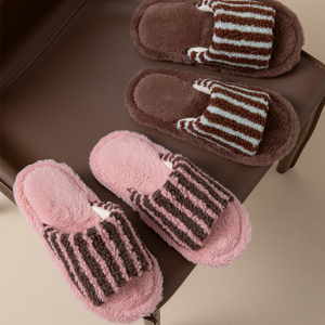 1 Paire De Chaussons En Peluche À Rayures Et Blocs De Couleurs h5 Image3