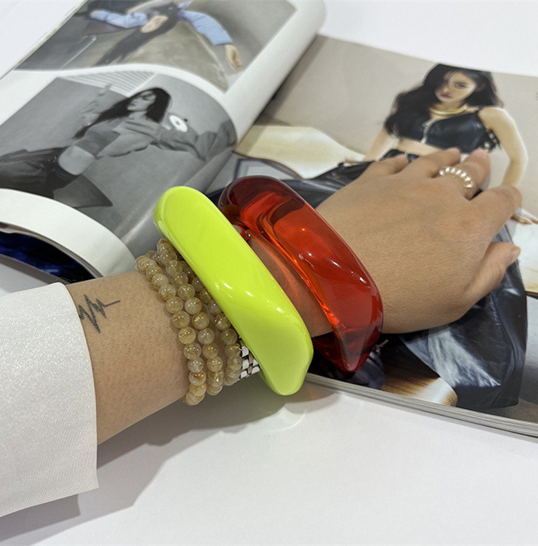 Bracelets Pour Femmes En Acrylique, Forme Irrégulière Et Dégradé De Couleurs, Collection Romantique Image3