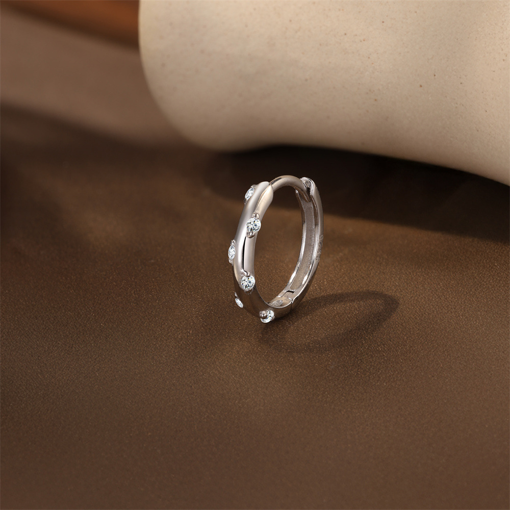 Boucles D'Oreilles Pour Femme En Argent Sterling 925 Plaqué Platine, Forme Simple Et Élégante Étoile, Serties De Moissanite. Image3