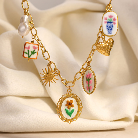Colliers pendentifs pour femmes, collection romantique, motif floral en forme de cœur irrégulier, en acier inoxydable étanche couleur or
