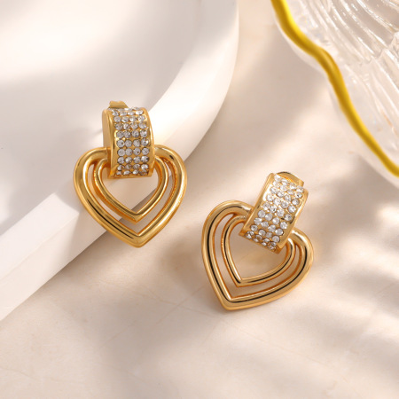 Boucles d'oreilles puces pour femmes, style cœur élégant, en acier inoxydable étanche, couleur or, collection Simple Series