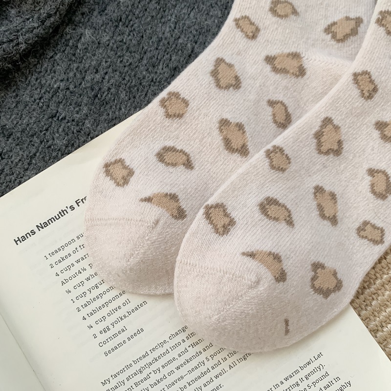 Chaussettes Mi-Mollet Élégantes À Imprimé Léopard Et Légère Élasticité Image3