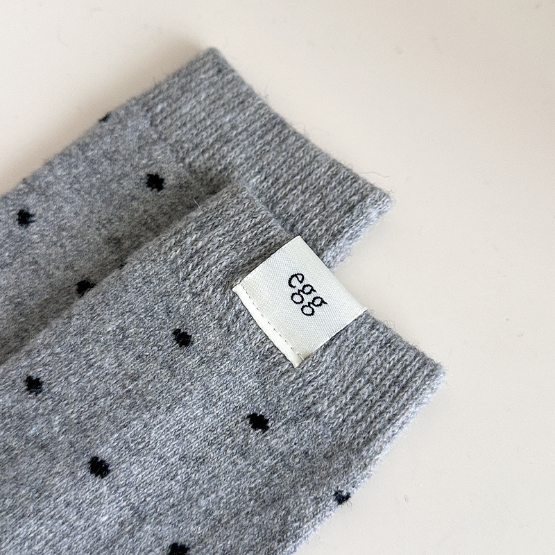 Chaussettes Mi-Mollet À Pois Élégants Et Légèrement Rebondissants Image5