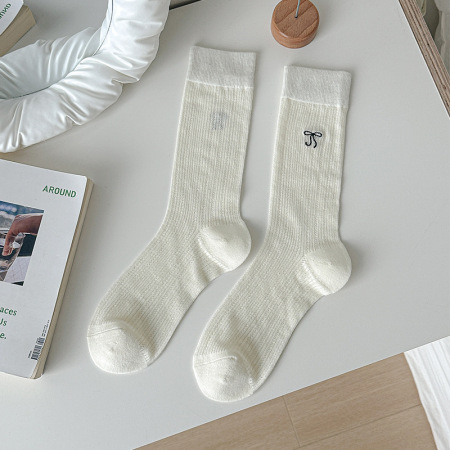 Chaussettes mi-mollet basiques à léger rebond, couleur unie, broderie nœud fin 2
