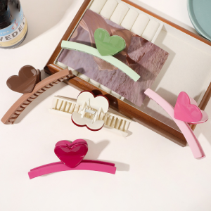 Pinces À Cheveux En Plastique Multicolores En Forme De Cœur Simple, Collection Romantique h5 Image3