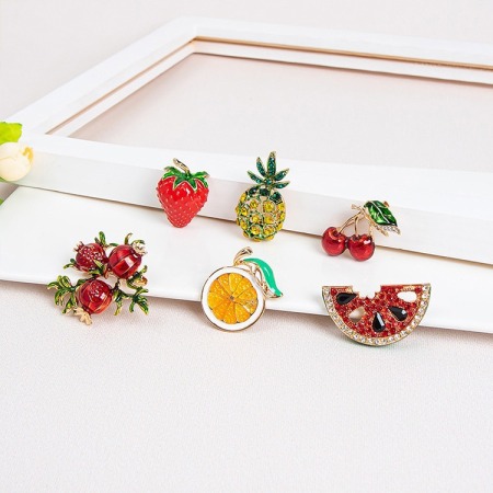 Broches en alliage et strass, motif fruits mignons (cerise, fraise) de la série Luxueuse