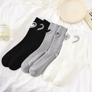 Chaussettes Légères Et Luxueuses En Pur Coton Tricoté Avec Cœur Creux Et Strass Pour Femme h5 Image3