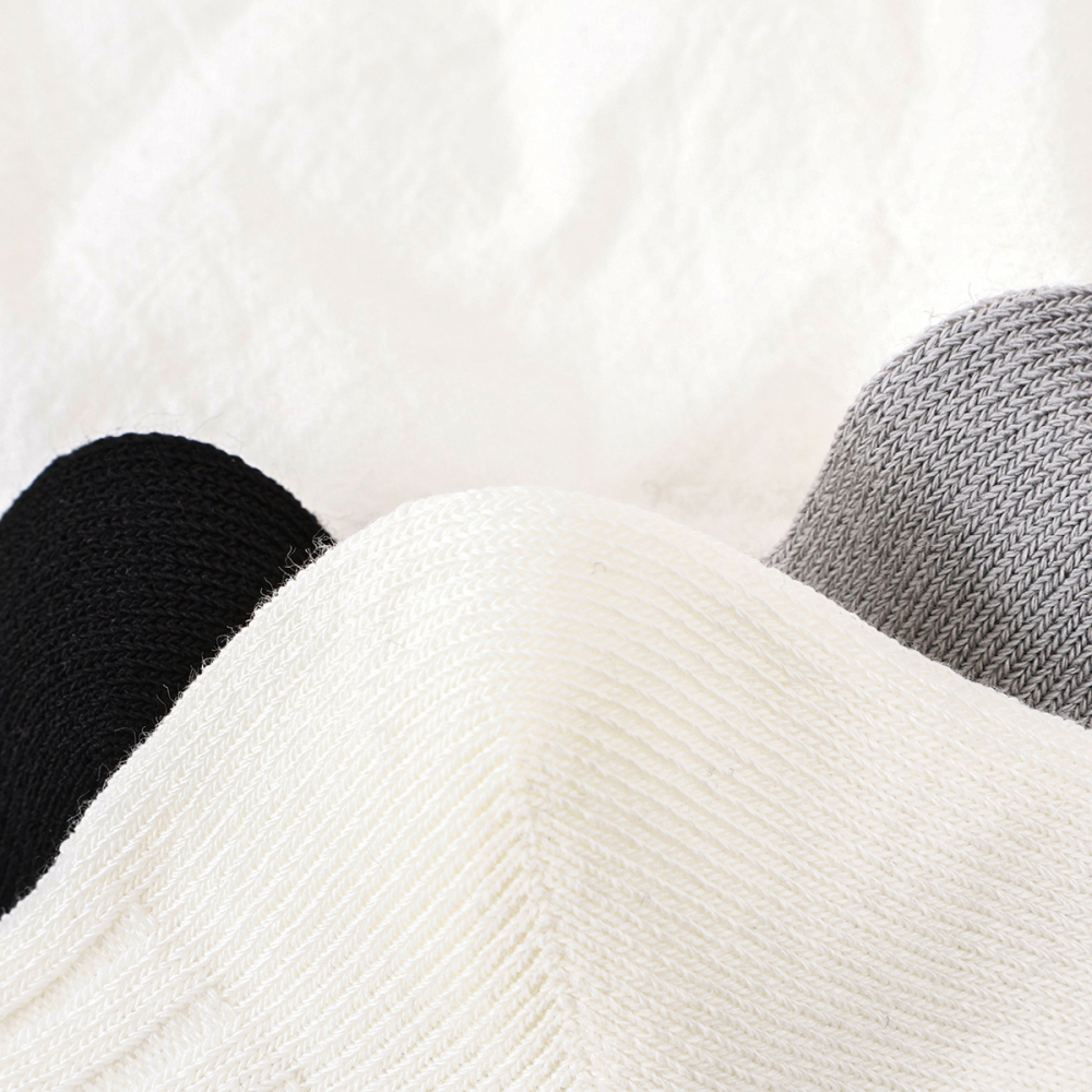 Chaussettes Légères Et Luxueuses En Pur Coton Tricoté Avec Cœur Creux Et Strass Pour Femme Image4
