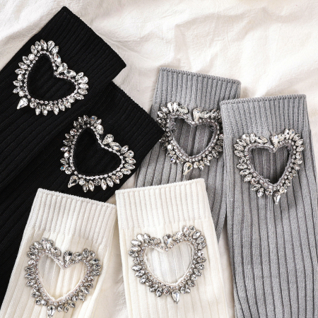 Chaussettes légères et luxueuses en pur coton tricoté avec cœur creux et strass pour femme 2