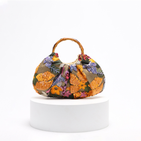 Sac à main pour femme de la série Luxueuse, orné de perles florales élégantes et doté d'une anse en bambou (motifs floraux aléatoires).