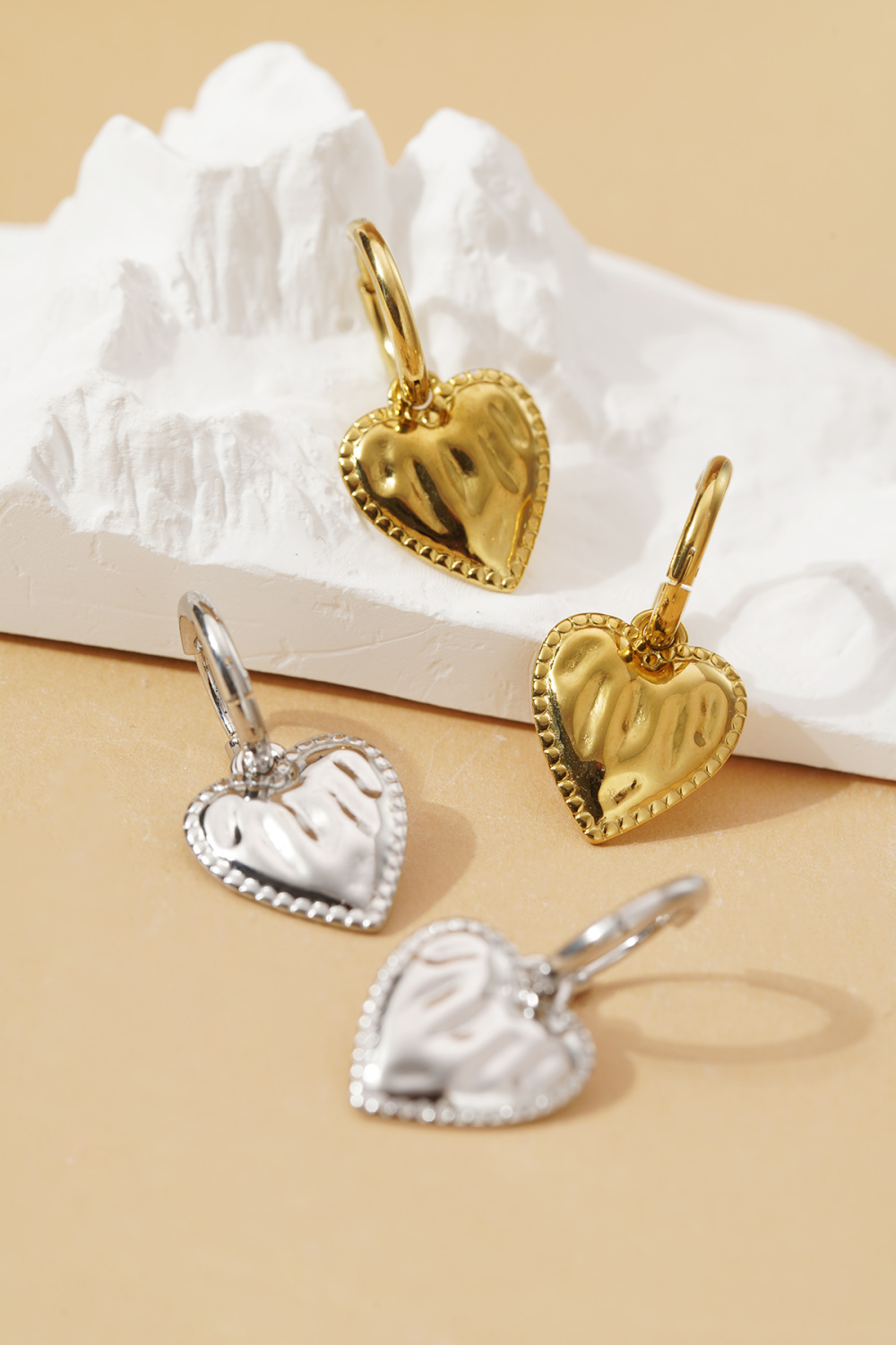 Boucles D'Oreilles Coeur Basiques Image4