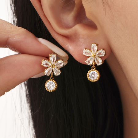 Boucles d'oreilles pendantes pour femme Sweet Flower en acier inoxydable étanche couleur or avec zircon