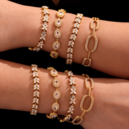 Bracelet chaîne femme luxueux en acier inoxydable, étanche, couleur or, orné de zircon et d'un motif floral circulaire.