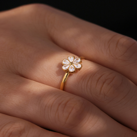 Bagues pour femmes en acier inoxydable doré, étanches, avec zircon et motif floral.