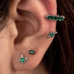 Boucles D'Oreilles Piercing Femme Simple Series Classic Heart En Acier Titane Sans Placage, Ornées De Zircon. h5 Image2