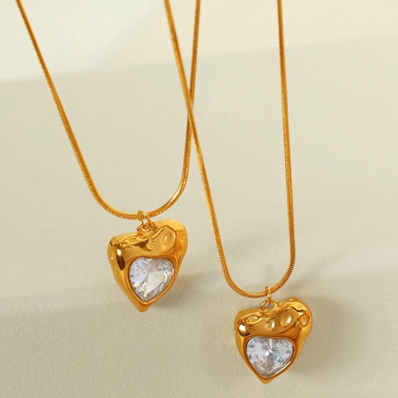 Collier Avec Pendentif En Forme De Cœur Rétro En Acier Inoxydable Plaqué Or  Et Zircon Pour Femme, Série Simple 