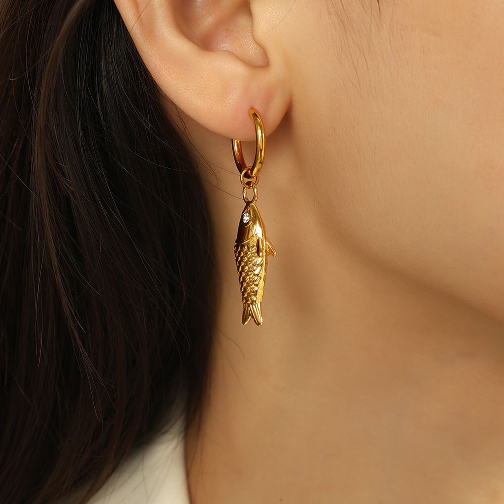 1 Paire De Boucles D'Oreilles Pendantes Pour Femme, Série Classique, En Acier Titane Plaqué Or , Motif Animal Quotidien, Strass