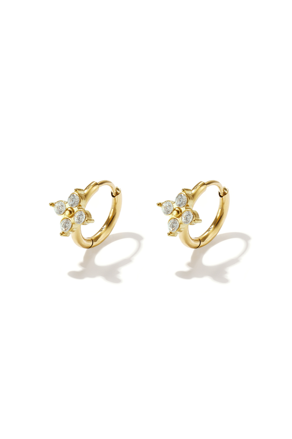 Petites Boucles D'Oreilles Créoles Avec Des Pierres En Forme De Trèfle 