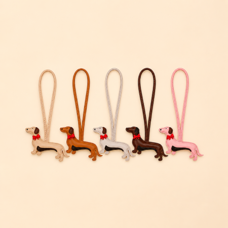 Porte-clés pour sac en PU représentant un teckel mignon de couleurs mélangées (Série Simple)