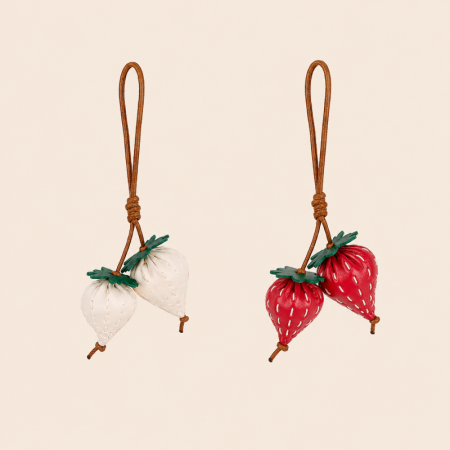 Breloques pour sac en PU à fraise de la série Simple Daily 2