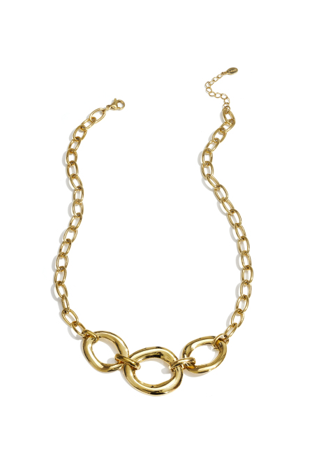 Collier orné de pierres rondes imposantes