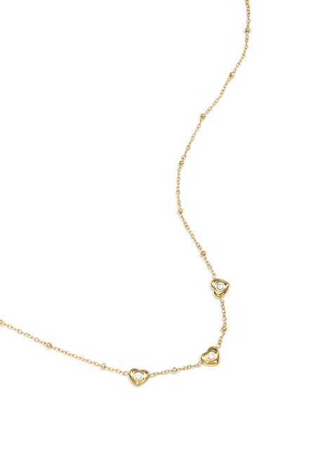 Collier de perles et de cœurs ornés de pierres