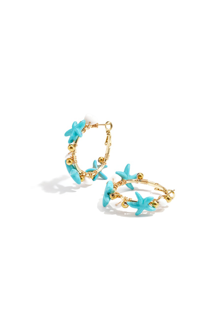 Boucles d'oreilles créoles ornées d'étoiles de mer et de perles dorées