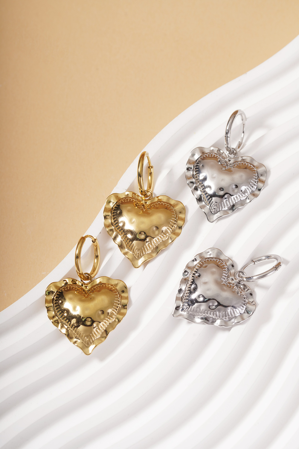 Boucles D'Oreilles Pendantes En Forme De Cœur Embrace Image5