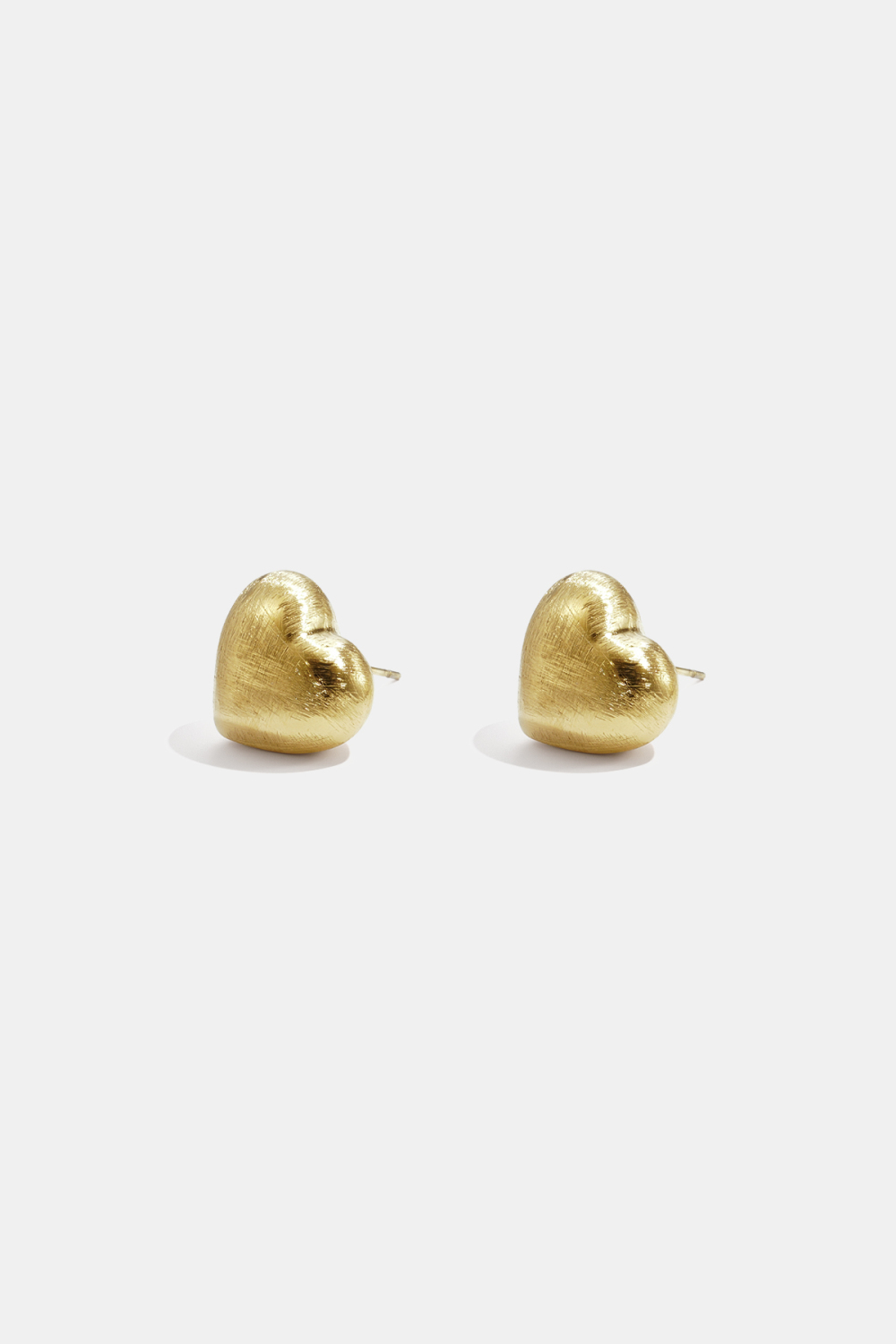 Boucles D'Oreilles Puces En Forme De Cœur Aux Contours Doux Et À L'Effet Mat 