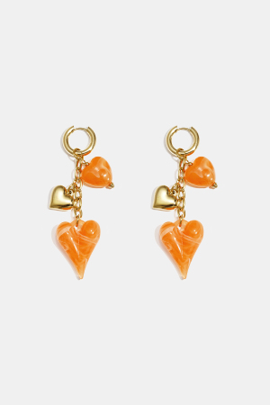 Boucles D'Oreilles Avec Des Cœurs Pendants Sur Une Chaîne h5 