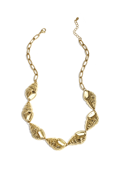 Collier statement orné de gros coquillages