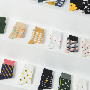 1 Paire De Chaussettes Mi-Mollet Confortables En Coton À Pois Et À Carreaux h5 Image3