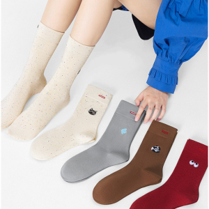 1 Paire De Chaussettes Mi-Mollet Simples En Coton Brodées Avec Dessin Animé h5 Image4
