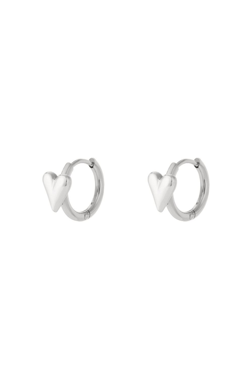 Boucles D'Oreilles Créoles Avec Mini Cœur Image3