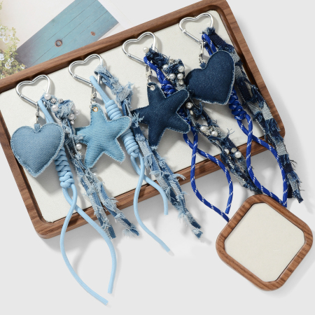 Breloques de sac en alliage en forme de cœur en denim