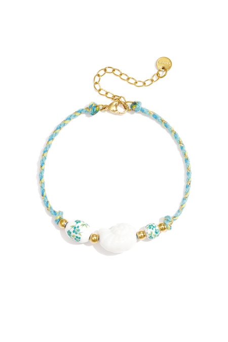Bracelet en corde orné de perles à motifs de coquillages et de fleurs